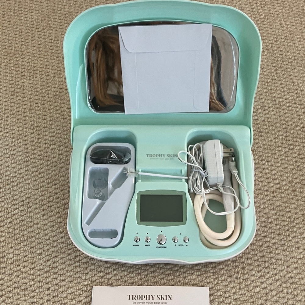 Trophy Skin Mint Green Microdermabrasion Device